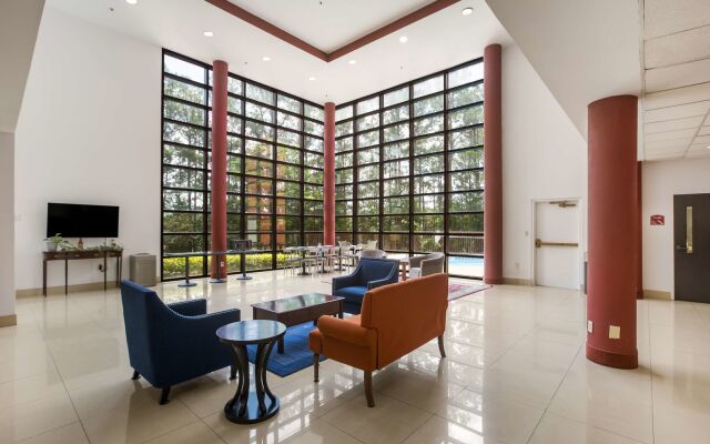 Budgetel Inns & Suites - Atlanta Galleria Stadium