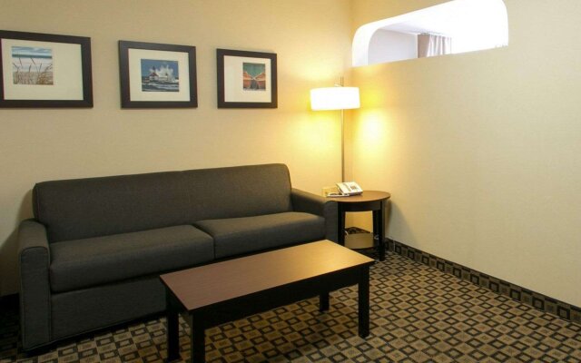 Comfort Suites Benton Harbor - St. Joseph