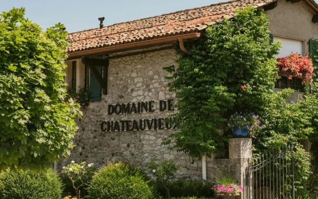 Domaine De Chateauvieux — 4-star hotel in Satigny