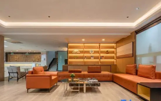 Vienna Hotel (Xiaoyi Wanda Plaza Municipal Government Branch)