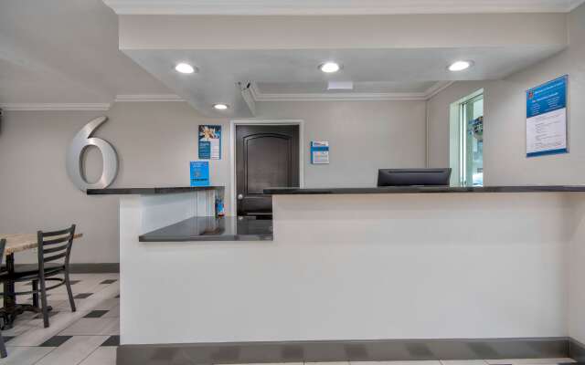 Studio 6 Suites – San Bernardino, CA