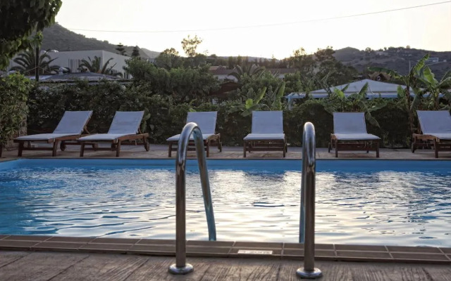 Niriides Beach Hotel