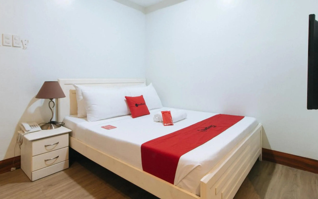 RedDoorz Premium @ Nick Hotel Gerona Tarlac