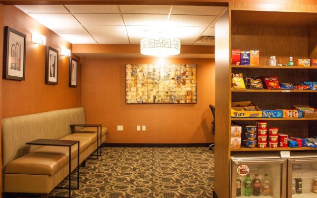 Comfort Inn & Suites Copley Akron