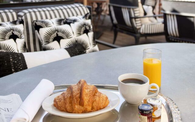 Granada Hotel & Bistro