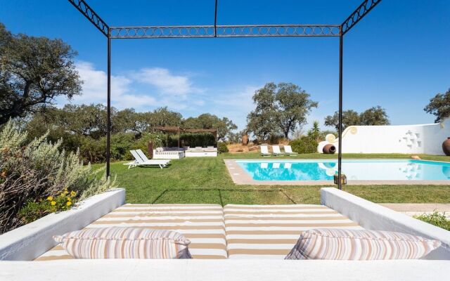 Rosa Estates The Farmhouse & Stables