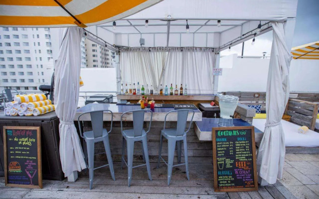 Catalina Hotel & Beach Club