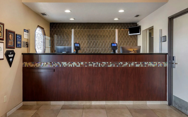 Best Western Town & Country Lodge