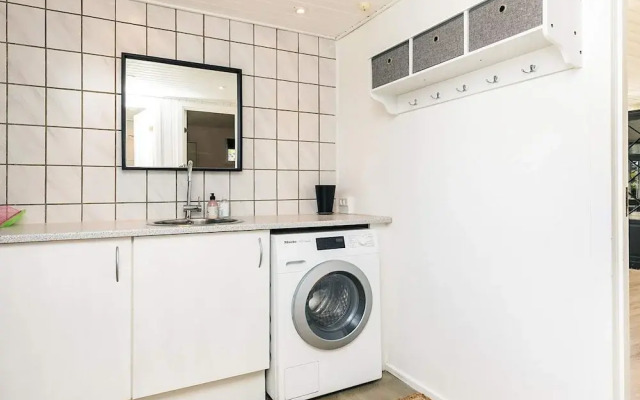 Cozy Summer House Near Ore Strand