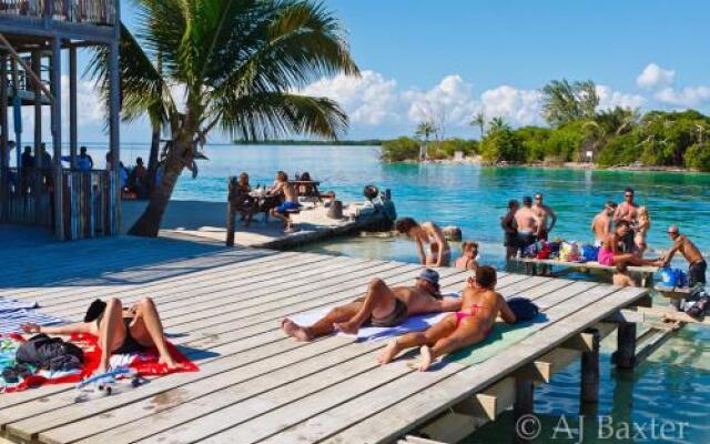 Axios Sun Apartments Caye Caulker