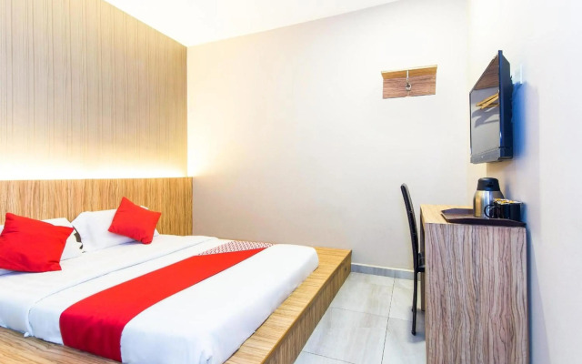 Super OYO 340 Comfort Hotel