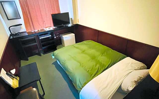 Shinmaebashi Station Hotel