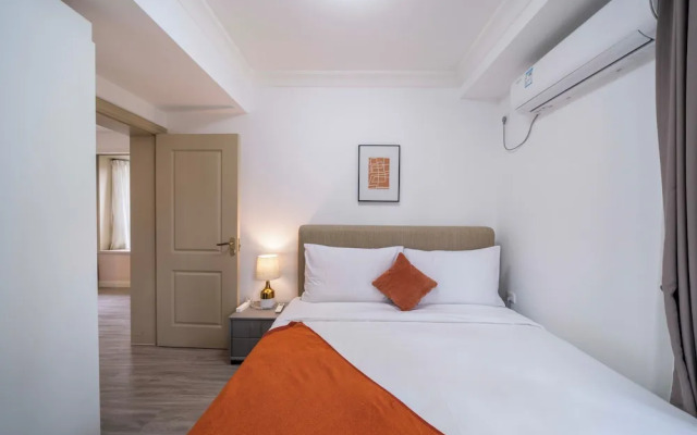 Tyms Modern 1BR APT  Garden