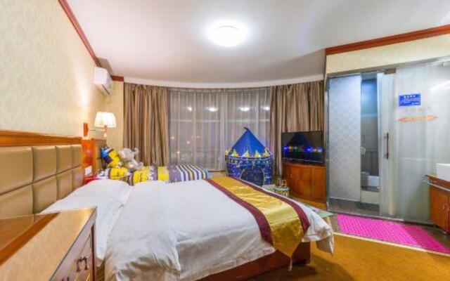 Hengyi Hotel (Railway Station Store of Dashu Camp, Renmin East Road, Kunming)