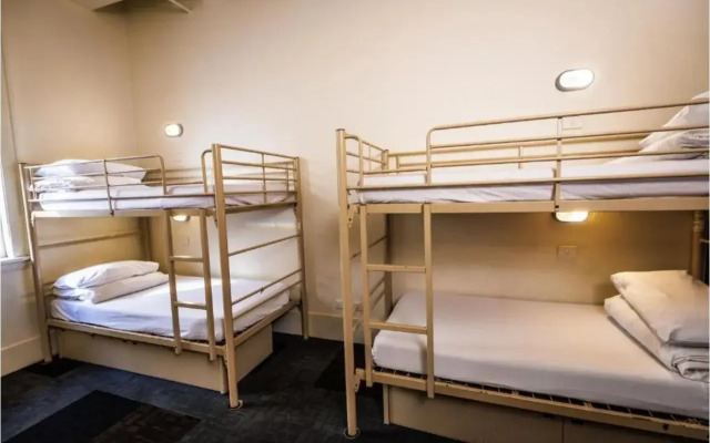 YHA Melbourne Central