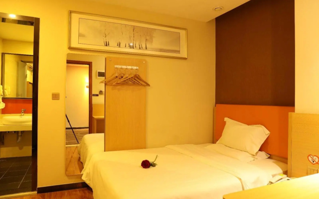 7 Days Youpin Hotel (Chengdu Dufu's Thatched Cottage Branch) – Guest Rooms – Chengdu