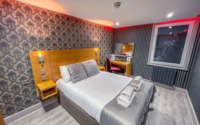 The Quayside Hotel and Bar