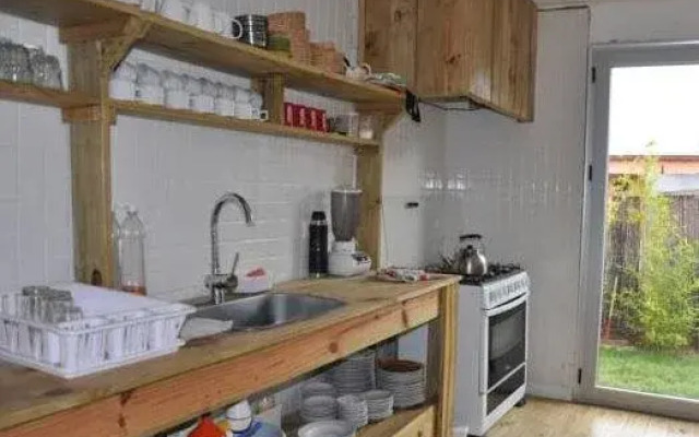 Rojo y Negro Hostel - Posada