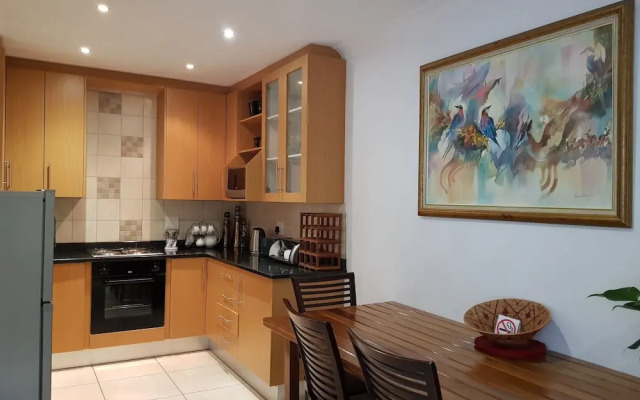 Six Valk Avenue Guest House