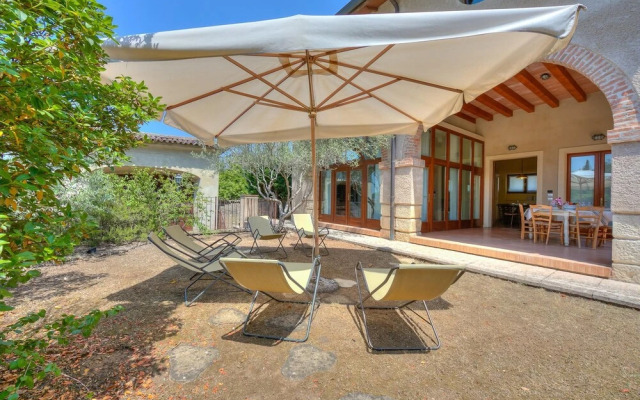 Villa Faccioli Magnolia With Shared Pool