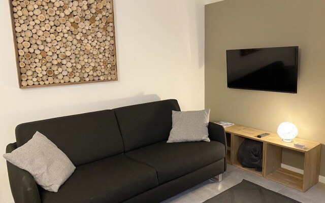 Fashion Elvira House 2