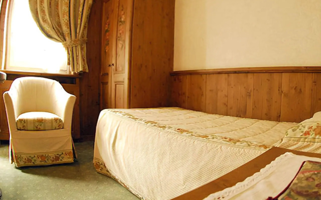 Hotel Baita Dei Pini