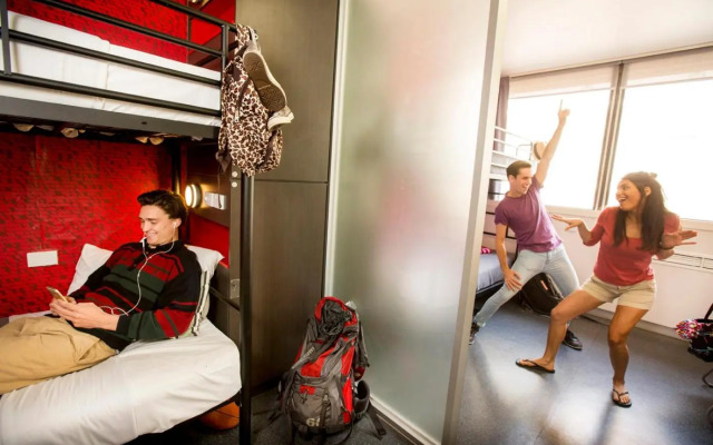 Space Hotel - Hostel