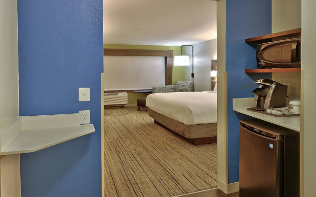 Holiday Inn Express and Suites Broomfield by IHG