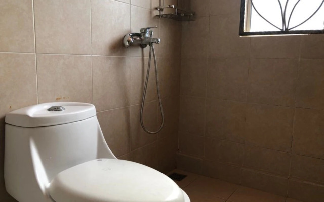 OYO 90342 Sena Home Homestay #828