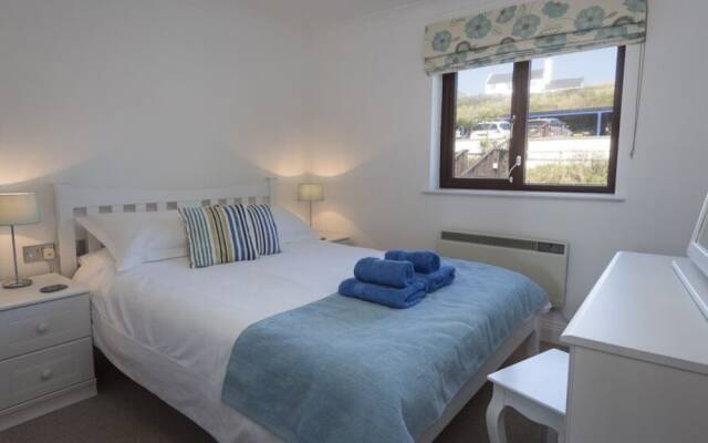 25 Burgh Island Causeway