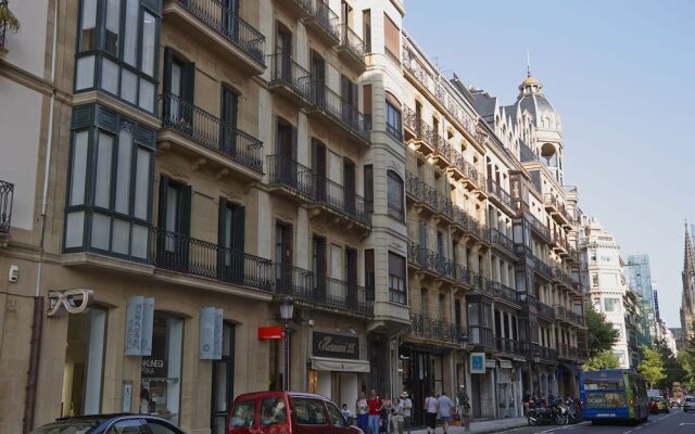 Zuria Apartment by FeelFree Rentals