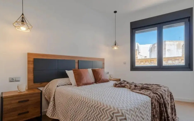 Central Riverside Apartment for Couple