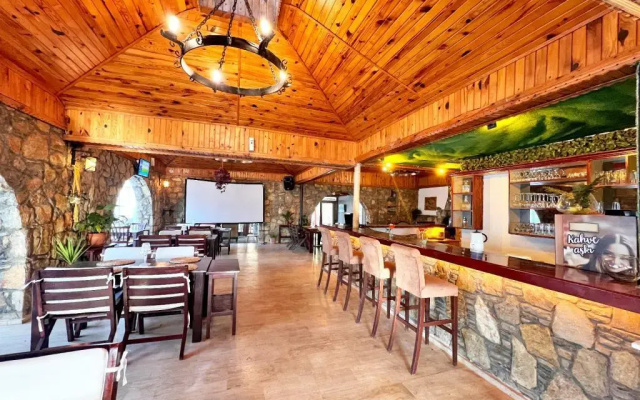 Mese Suites