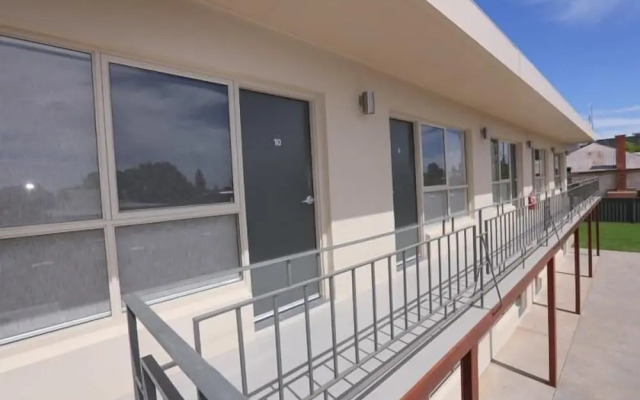Seven Pines Motor Inn