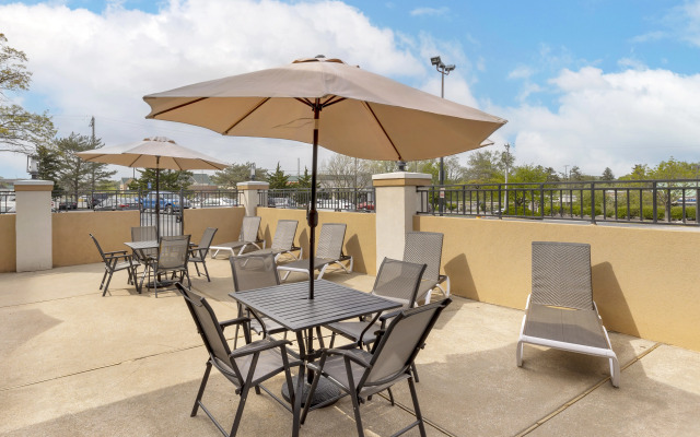 Best Western Plus The Charles Hotel