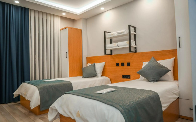 White Golden Suite Hotel