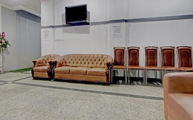 OYO 90432 Family Residence