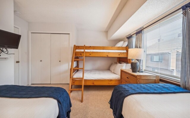 Winterpoint 20 2 Bedroom Townhouse by RedAwning