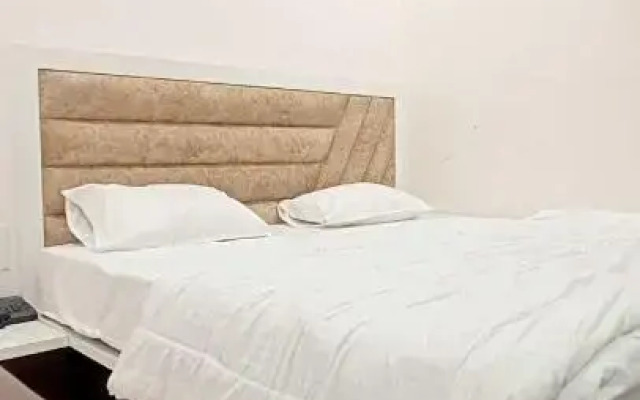 OYO 701490 Hotel Sharma Ji Inn