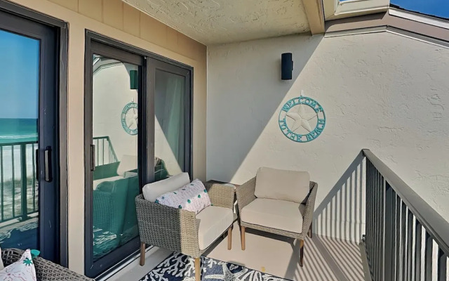 Sugar Beach #C27 - Going Panama