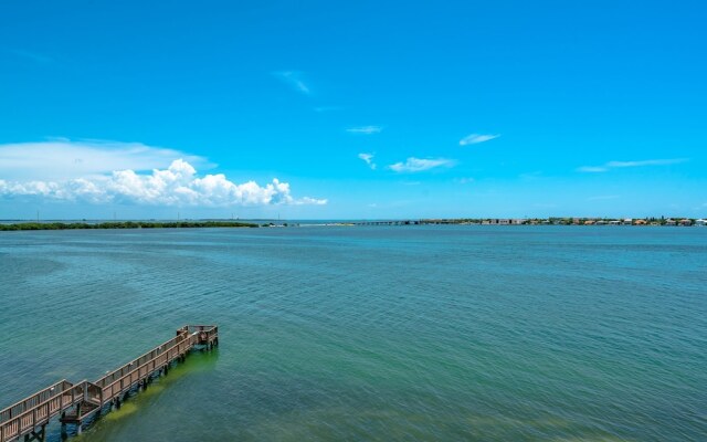 Bahia Del Mar P-401 by Vtrips