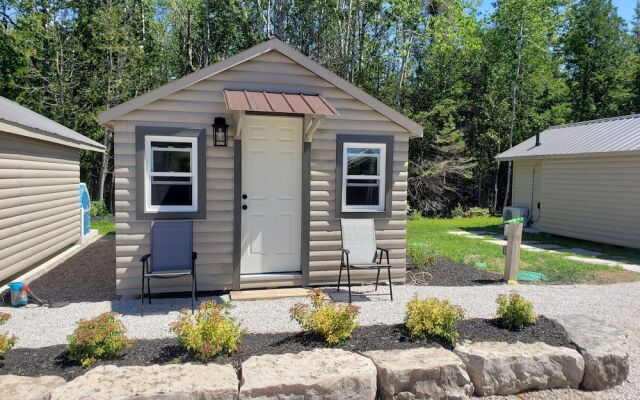 Adventure the Bruce Inn - Recently Renovated With Outdoor Hot Tub