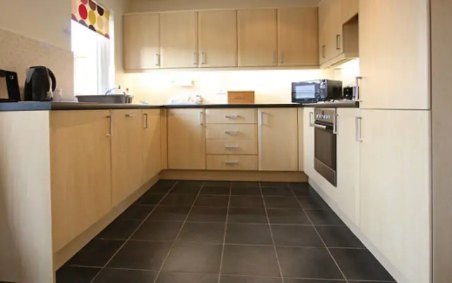 Driftwood in Poole With 3 Bedrooms and 3 Bathrooms