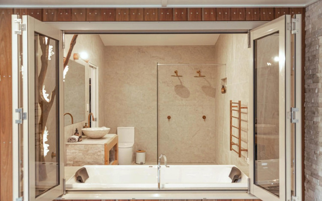 Absolute Oceanfront Bruny Island Secrets Retreat