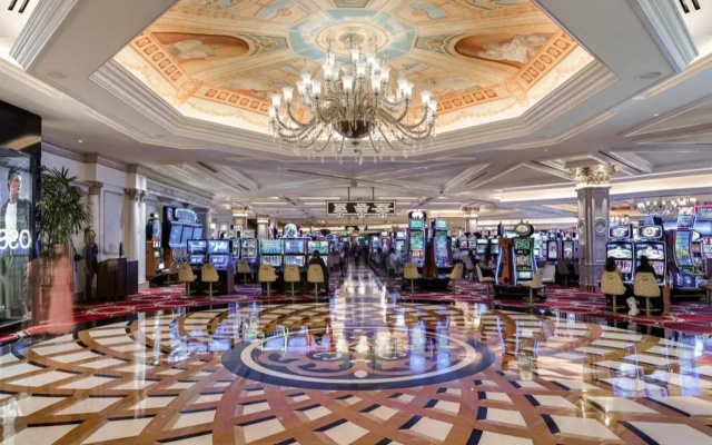 The Venetian Resort Las Vegas - Image 2