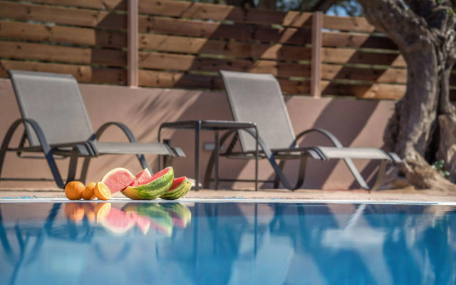 Armonia Studios & Apartments