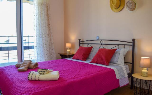 Cozy Flat on the Main Square 10min to the sea