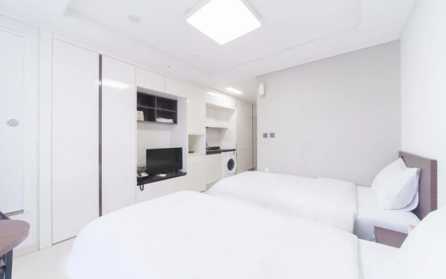 The Venezia Suite Hotel