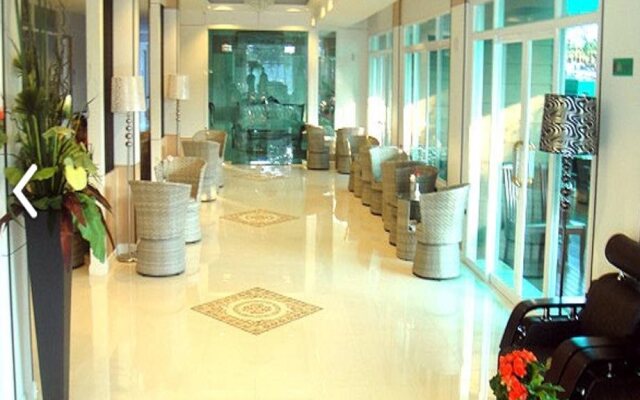 The River Residence Hotel