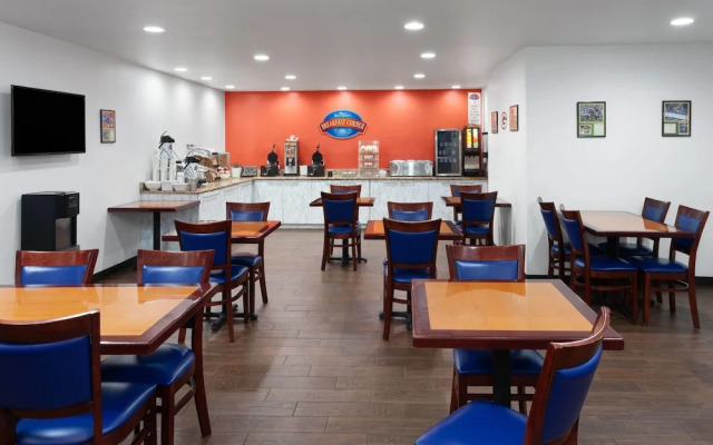 Baymont Inn and Suites Green Bay